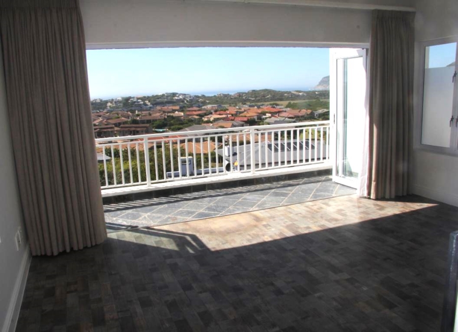 5 Bedroom Property for Sale in Whale Rock Western Cape